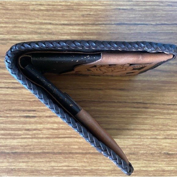 Bi-Fold Leather Wallet - Picture 7 of 7